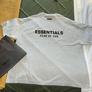 Essentials Fear of God Heather Grey tshirt short sleeve size medium men’s new